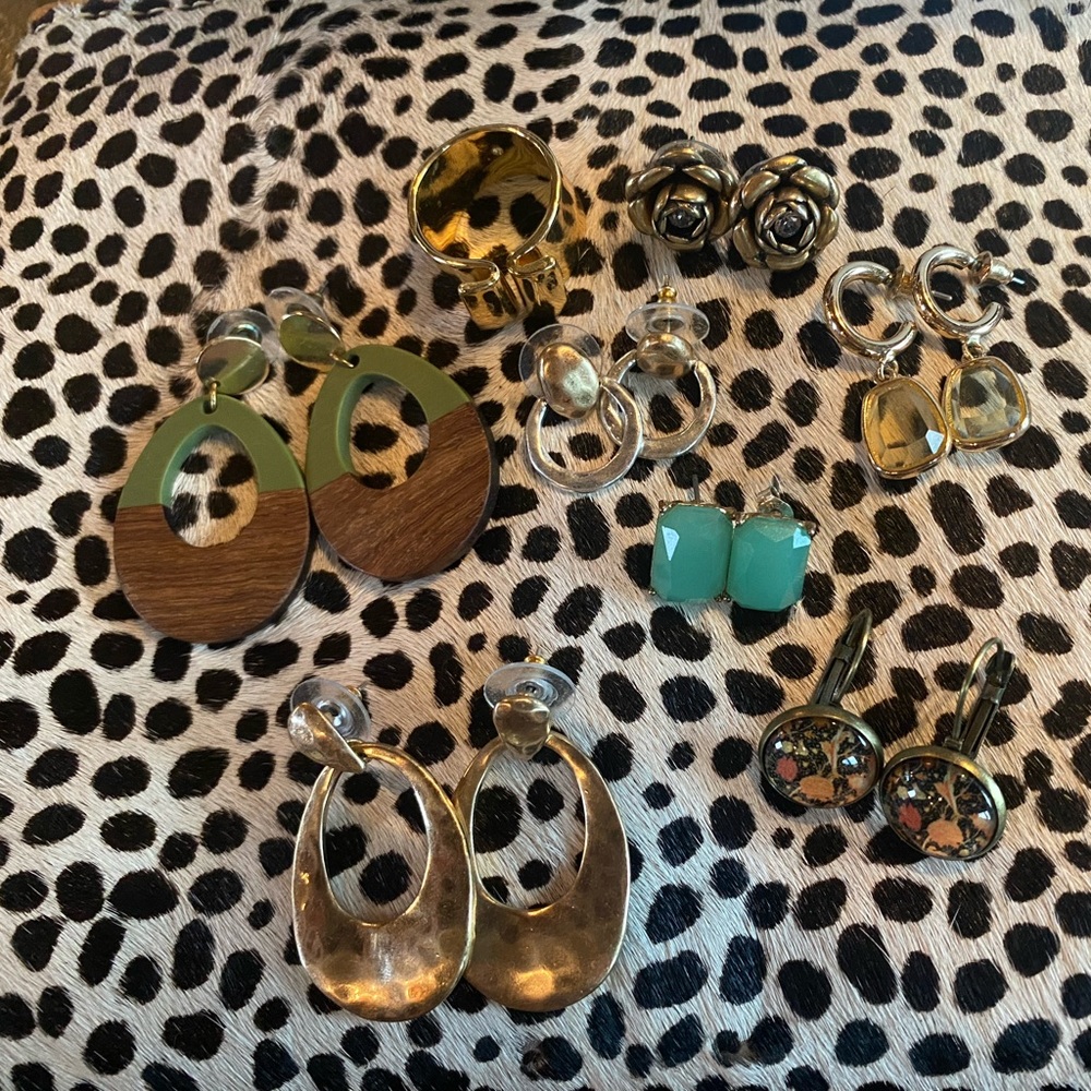 Jewelry set-  ring is a 8